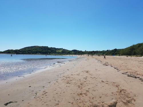 Pass The Keys Beautiful 3br Lodge - Stunning Beach And Golf Location