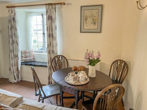 Rose Cottage In Holcombe