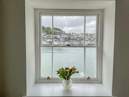 Apartment 3 Royal Dart