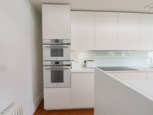 Apartment 3 Royal Dart