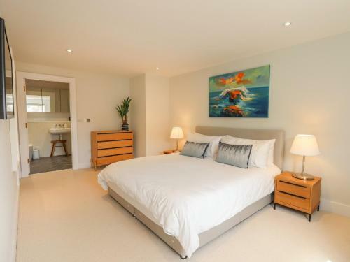 Apartment 3 Royal Dart