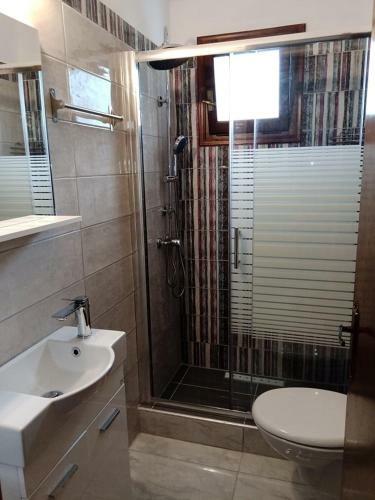 Hostal Karidia Suites