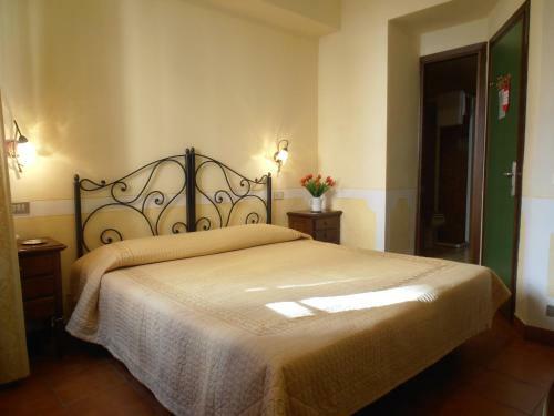 Hotel Garn� Bartabel