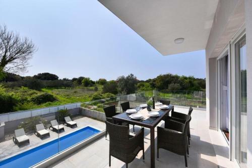 Luxury Villa Harbor