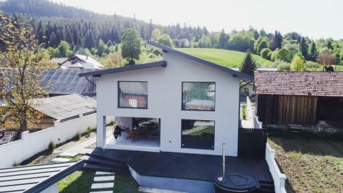 Voronet Noir Chalet