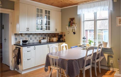 Stunning Home In Halltorp With Wifi And 3 Bedrooms
