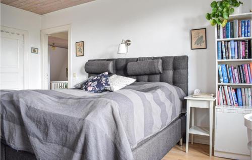 Stunning Home In Halltorp With Wifi And 3 Bedrooms