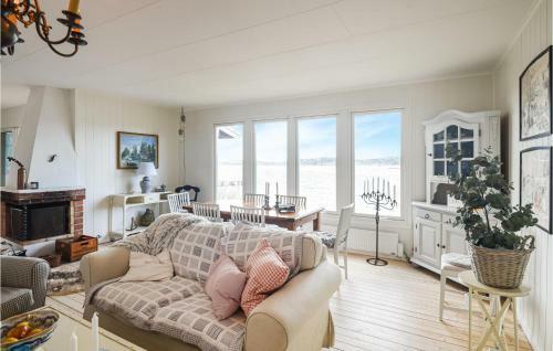 Amazing Home In Str�mstad With Wifi And 3 Bedrooms