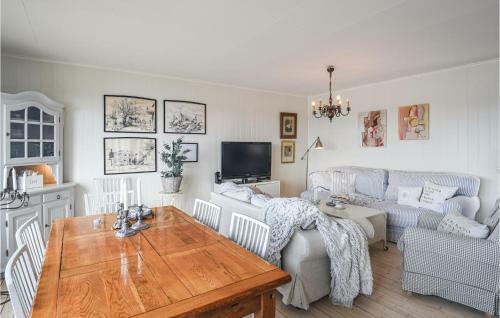 Amazing Home In Str�mstad With Wifi And 3 Bedrooms