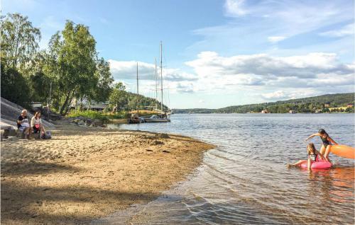 Stunning Home In Str�mstad W/ Wifi And 3 Bedrooms