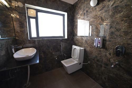 Hotel Fleur Oak & Ridge