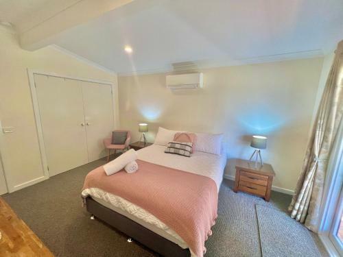 Hostal Galbraith Beach Studios