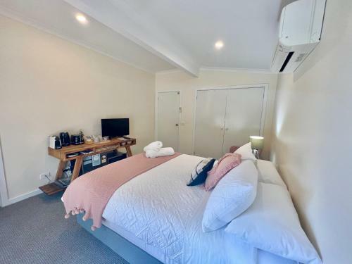 Hostal Galbraith Beach Studios