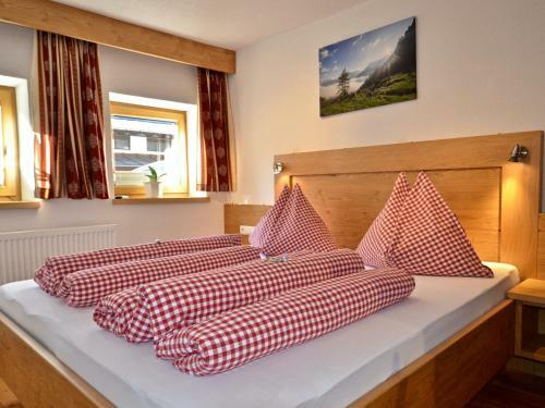 Stunning Apartment In Umhausen With Terrace