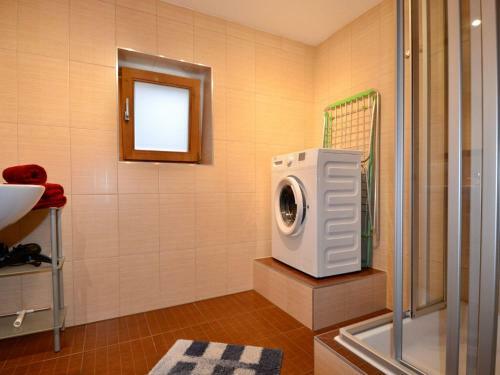 Stunning Apartment In Umhausen With Terrace