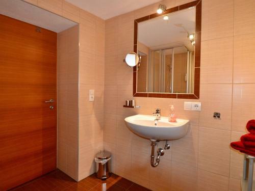 Stunning Apartment In Umhausen With Terrace
