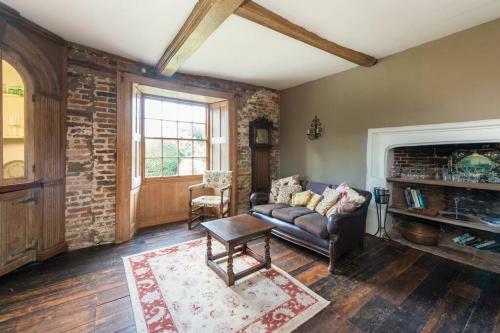 Beautifully Historic Manor House - The East Wing