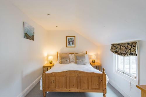 The White Cliffs Retreat - Coastal Village Lodge