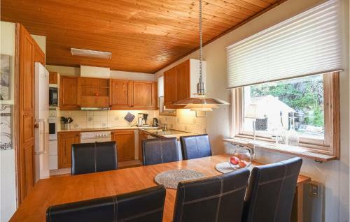 Beautiful Home In Uddevalla With Wifi And 2 Bedrooms