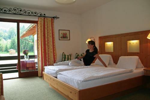 Hostal Hotel Gasthof Zur Wacht