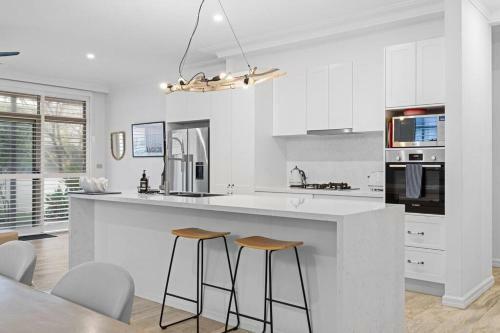 Blissful Beachfront Pad / Blue Bay