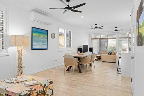 Blissful Beachfront Pad / Blue Bay