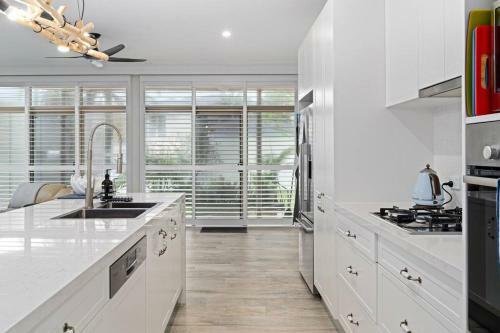 Blissful Beachfront Pad / Blue Bay