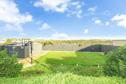 Dunescape 4br With Nbn And Sea Views