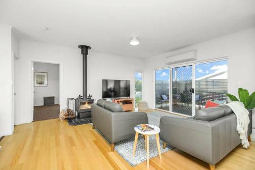 Dunescape 4br With Nbn And Sea Views