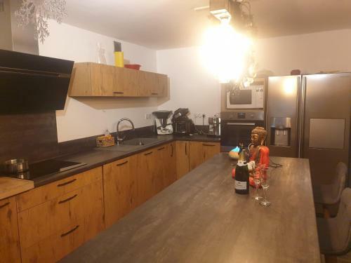 Villa 8p Piscine+ Spa+clim+ 4 Sdb Proche Des Plages