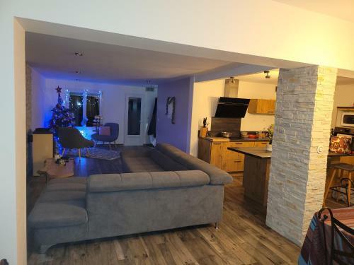 Villa 8p Piscine+ Spa+clim+ 4 Sdb Proche Des Plages