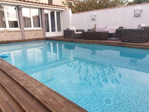 Villa 8p Piscine+ Spa+clim+ 4 Sdb Proche Des Plages