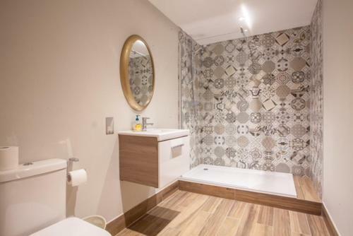 Unique 2 Bedroom Apartment In Glasgow's Park Area