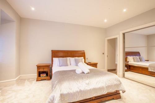 Unique 2 Bedroom Apartment In Glasgow's Park Area