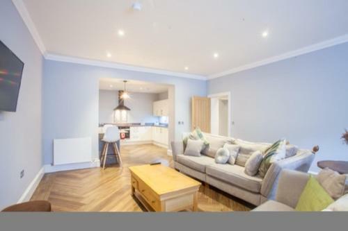 Unique 2 Bedroom Apartment In Glasgow's Park Area