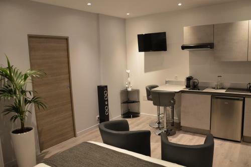 Apartamento La Douce Parenthese - Piscine - Jardin