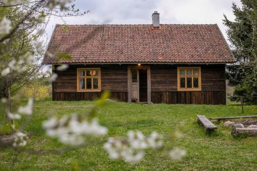 Koronczarnia. Drewniany Dom Na Warmii