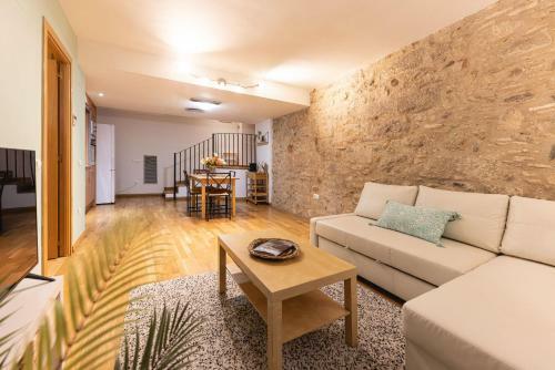 Bravissimo Pou Rod�, Authentic 1-bedroom Apartment