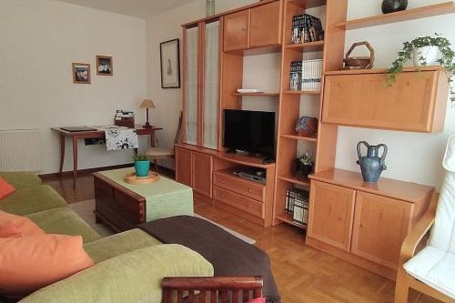 Apartamento de 2 Hab. Con Todo Lo Necesario.