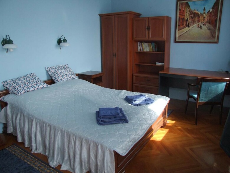 Hostal Art Guesthouse