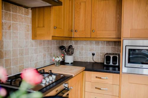 Calderdale Terraces, 3 Minute Walk To The Square