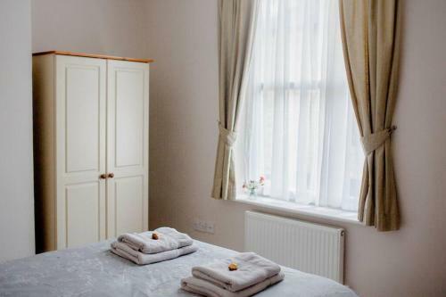 Calderdale Terraces, 3 Minute Walk To The Square