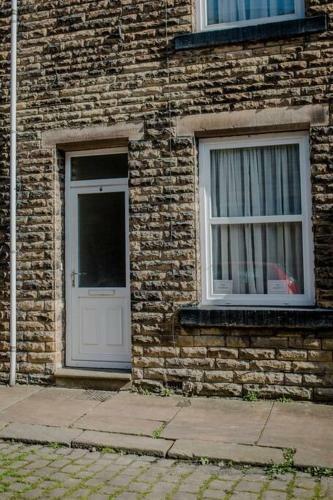 Calderdale Terraces, 3 Minute Walk To The Square