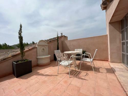 Casa de Campo Del S.xviii, Con Terraza Y Chimenea