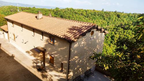 Hostal A 2 Passi Dal Lago - Guest House E B&B