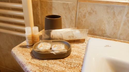 Hostal A 2 Passi Dal Lago - Guest House E B&B
