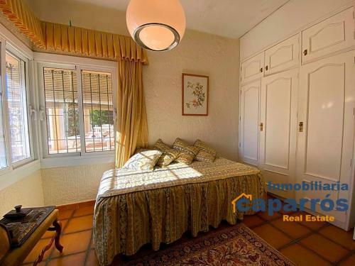 Chalet Con Piscina En Moj�car Playa