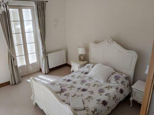 Stunning 7-bed Vineyard Masters House In Dieulivol
