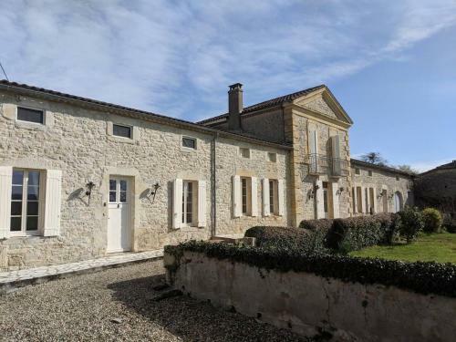 Stunning 7-bed Vineyard Masters House In Dieulivol