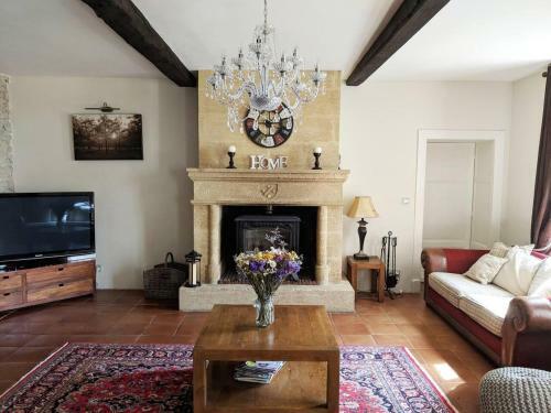Stunning 7-bed Vineyard Masters House In Dieulivol